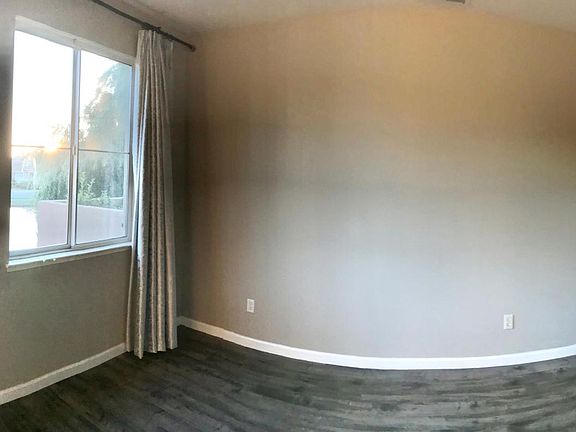 3rd image of 3573 Jasmine Cir