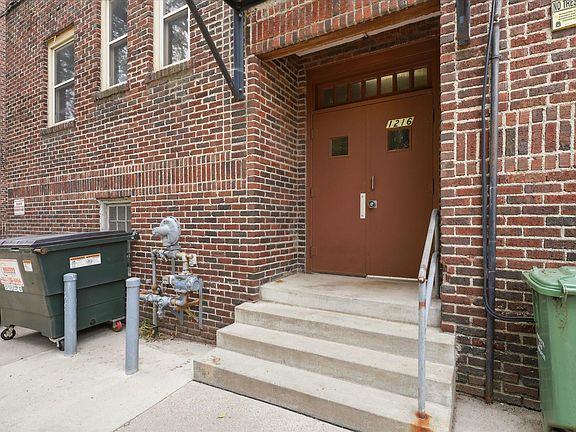 5th image of 1216 Powderhorn Ter APT 33