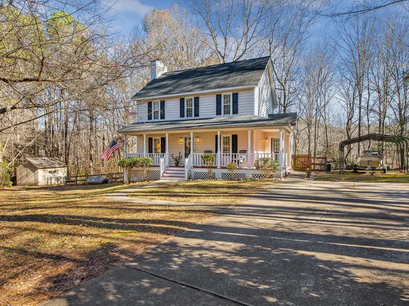 282 Troy Dr, Fuquay Varina, NC 27526