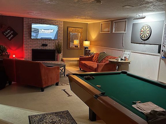 Lower lever “CHILL ZONE”