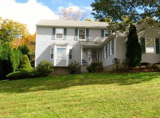 11 Colonial Cir, Lake Hopatcong, NJ 07849