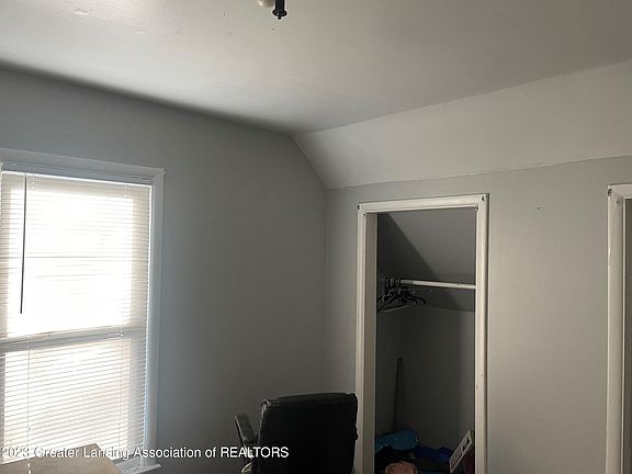3rd image of 1507 Knollwood Ave