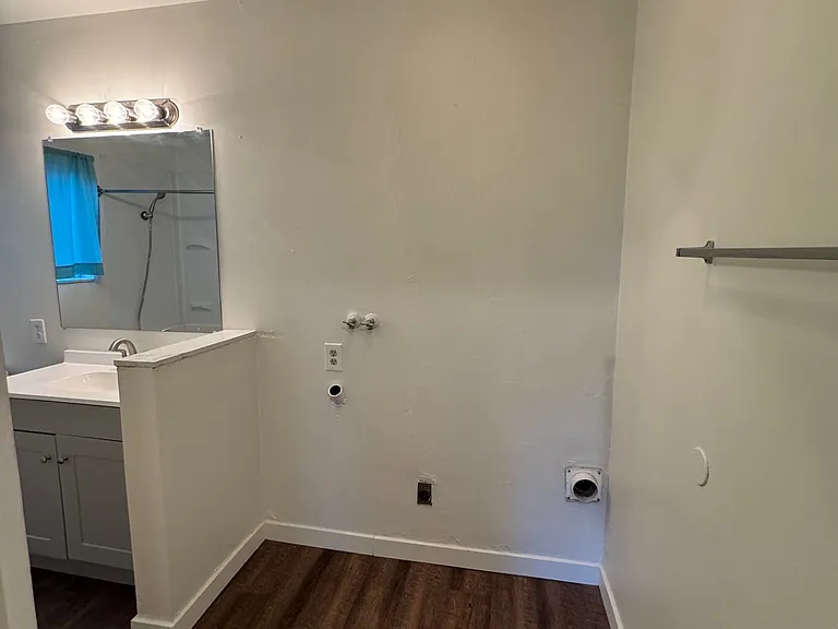 151 Vera Cir #151 — Photo 8