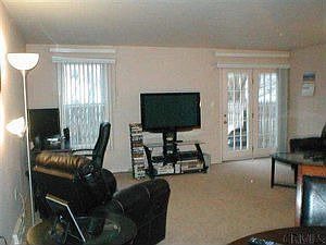 2nd image of 188 Williamsburg Ct