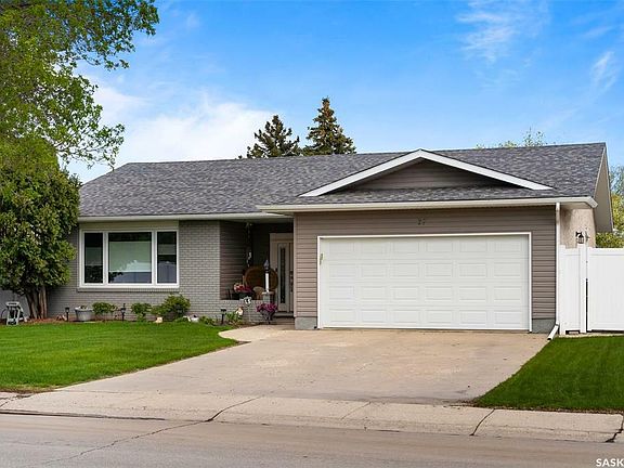 2nd image of 27 Wood Cres