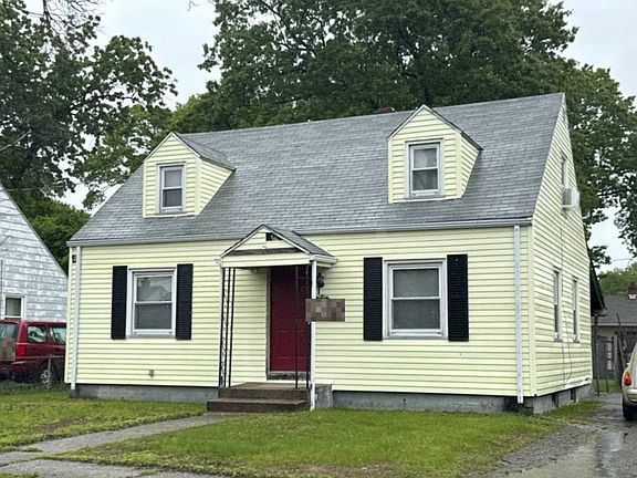 2nd image of 283 Wildermere St