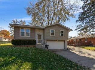 4037 Hull Ave, Des Moines, IA 50317