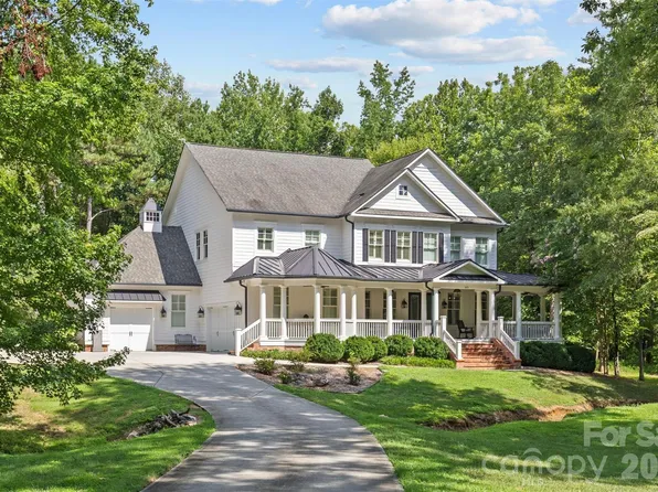 1415 Rosehill Dr, Waxhaw, NC 28173