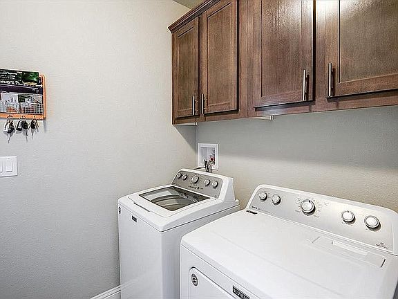 4th image of 325 Sylvan Ave Spc 29