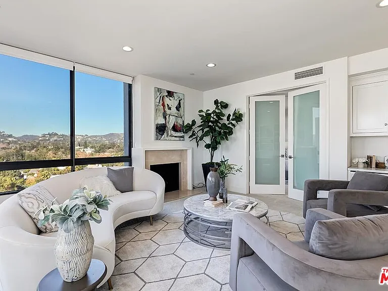10350 Wilshire Blvd #1102 — Photo 7