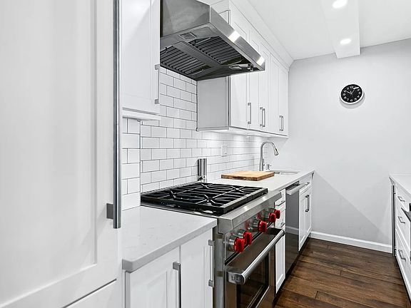 2nd image of 142 W End Ave APT 7T