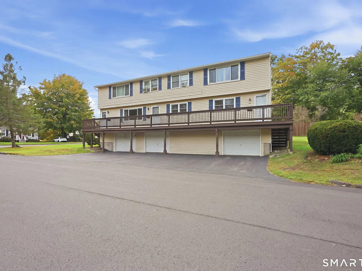 3 bed, 1.5 bath, 1200 sqft, $1,950 — Photo 2