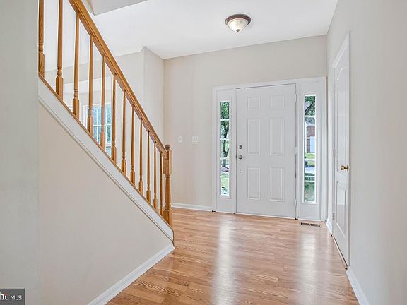 4th image of 9606 Cedar Crest Way