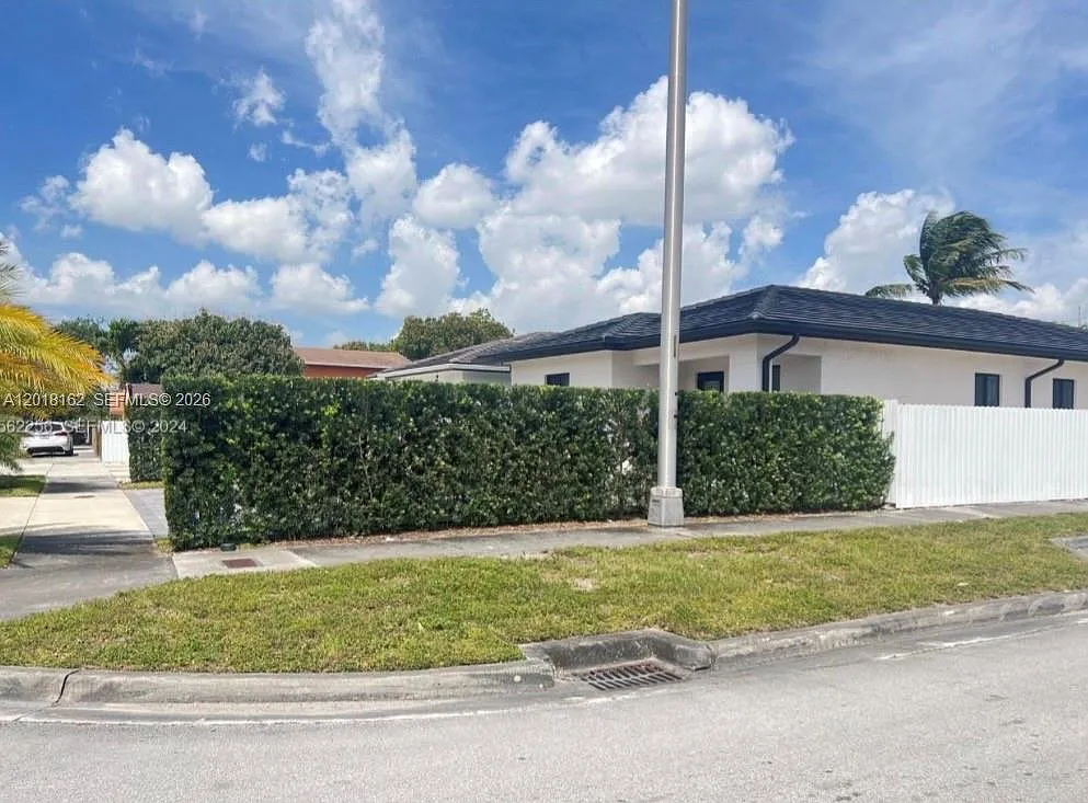 Photo 2 of 13 - 897 E 20th St - Hialeah, FL Building Photo - 897 E 20th St
