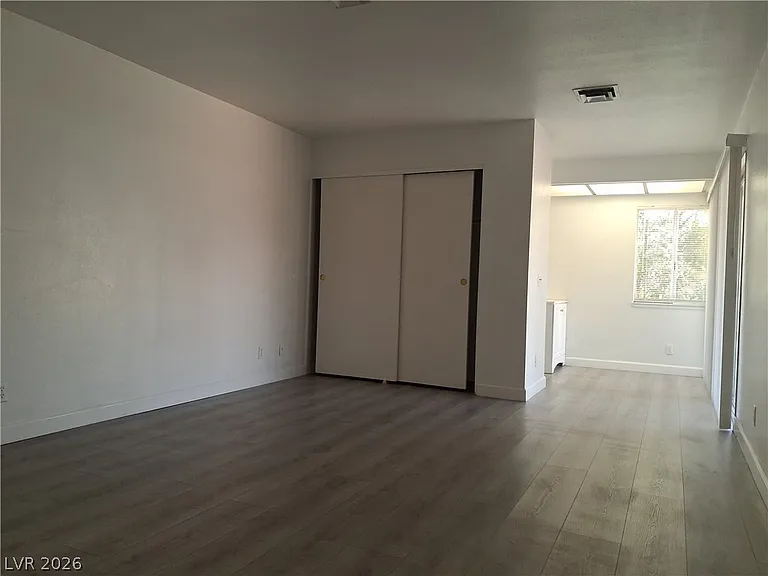 2348 Florence Ave — Photo 6