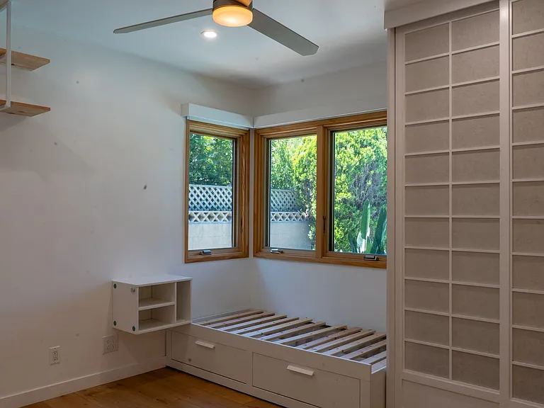 2211 Ashland Ave — Photo 24