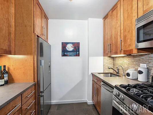 Sold by Bellmarc Realty | media 4