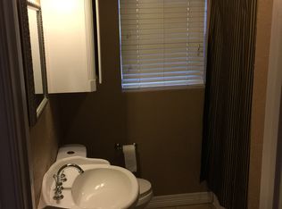 2910 W Chicago Ave, Nederland, TX 77627