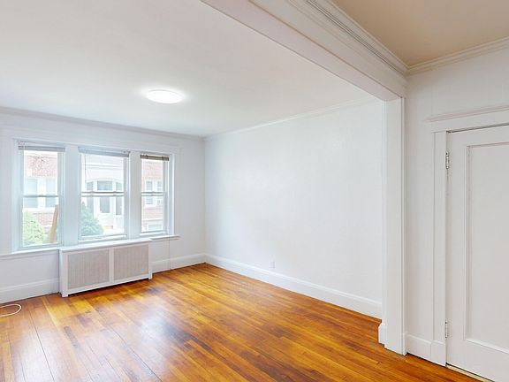 3rd image of 27 Longwood Ave APT 4