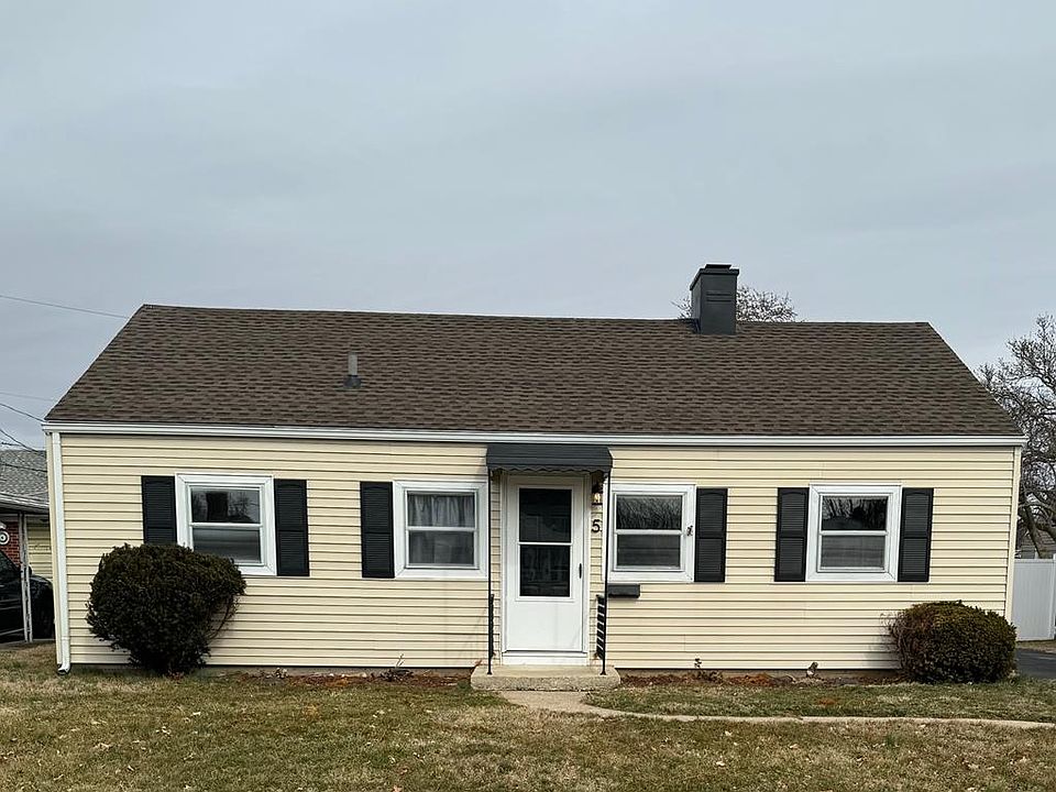 1st image of 5 Berkley Dr