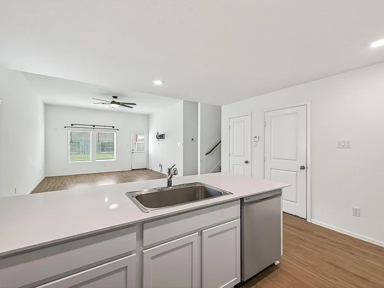 1519 Twilight Green Dr — Photo 6
