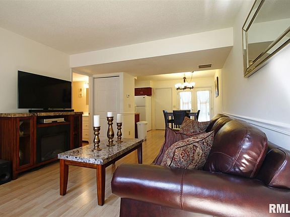 3rd image of 3811 W Buena Vista Ct