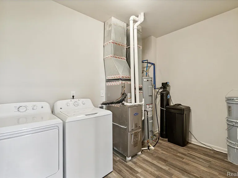 9804 Ridge Run St — Photo 21