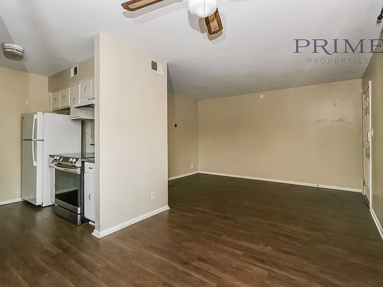 500 E Riverside Dr #135 — Photo 15