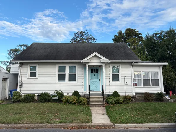 11 W 2nd St, Palmyra, NJ 08065