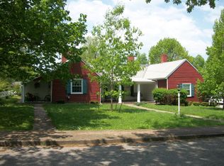 201 S 1st St, Nicholasville, KY 40356