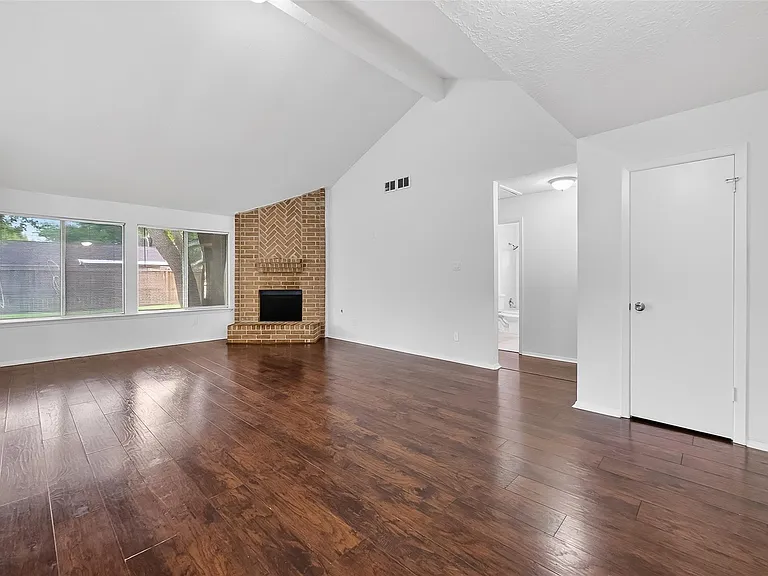 1122 Woodbridge Ave — Photo 8
