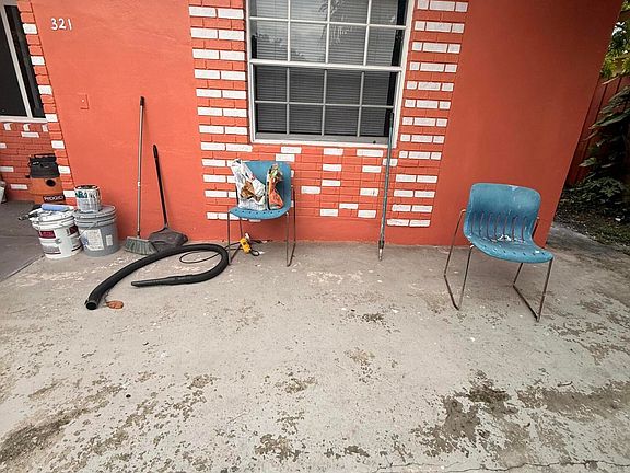 3rd image of 321 NW 57th St