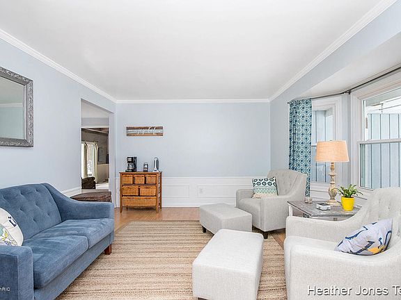 3rd image of 7332 Mountain Ash Dr SE