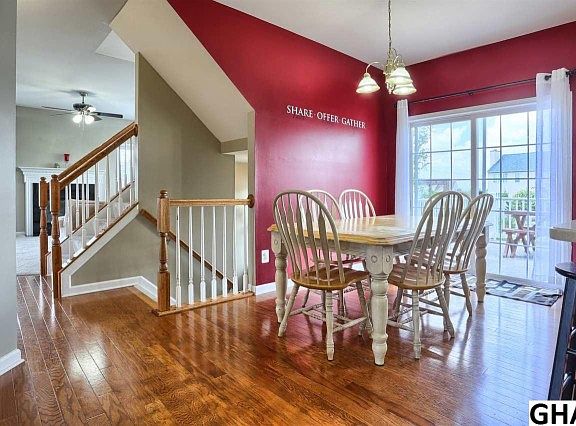 2nd image of 104 Evergreen Cir