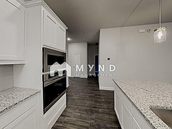 4th image of 6016 Humber Ln