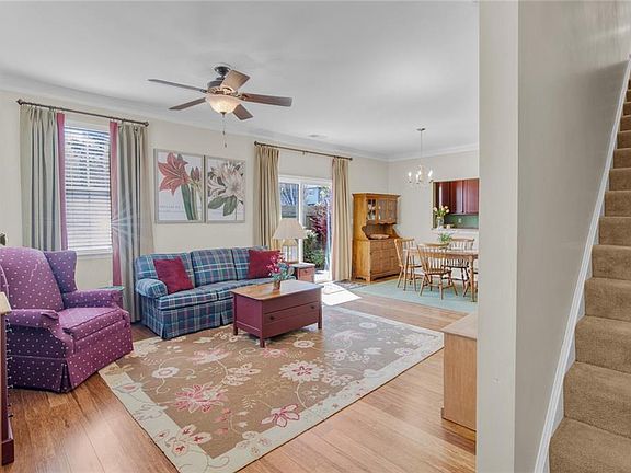 5th image of 4332 Farringdon Way