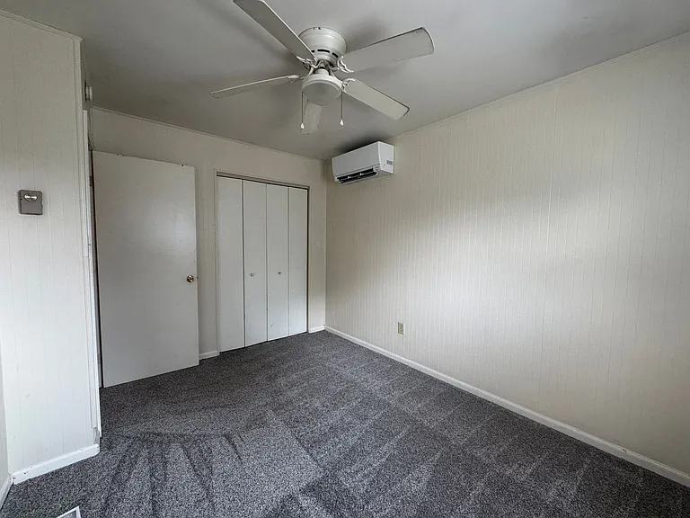 423 S Main St — Photo 8