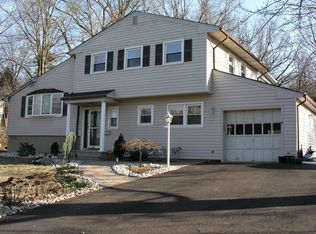 297 Rues Ln, East Brunswick, NJ 08816