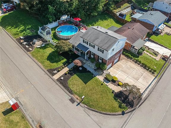 2nd image of 141 Golden Gate Dr