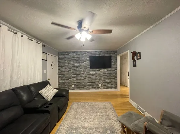 8907 Nautical Dr, Wise, VA 24293