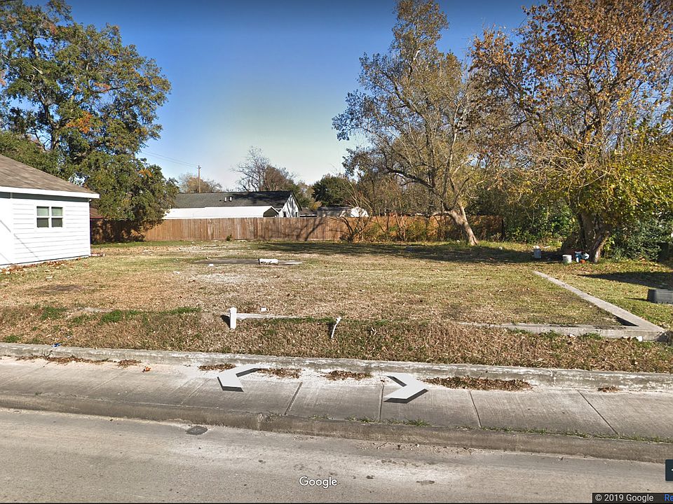 1st image of 1067 Reverend B J Lewis Dr