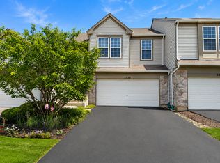 3322 Bromley Ln, Aurora, IL 60502