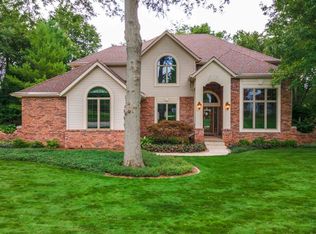 9309 Deer Ridge Dr, Bloomington, IL 61705