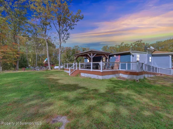 50 Little Lake Rd, Jefferson Township, PA 18436