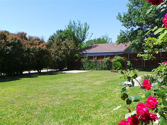 2nd image of 2943 Lockwood Dr