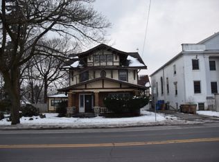 380 Pine Ridge Rd, Cheektowaga, NY 14225