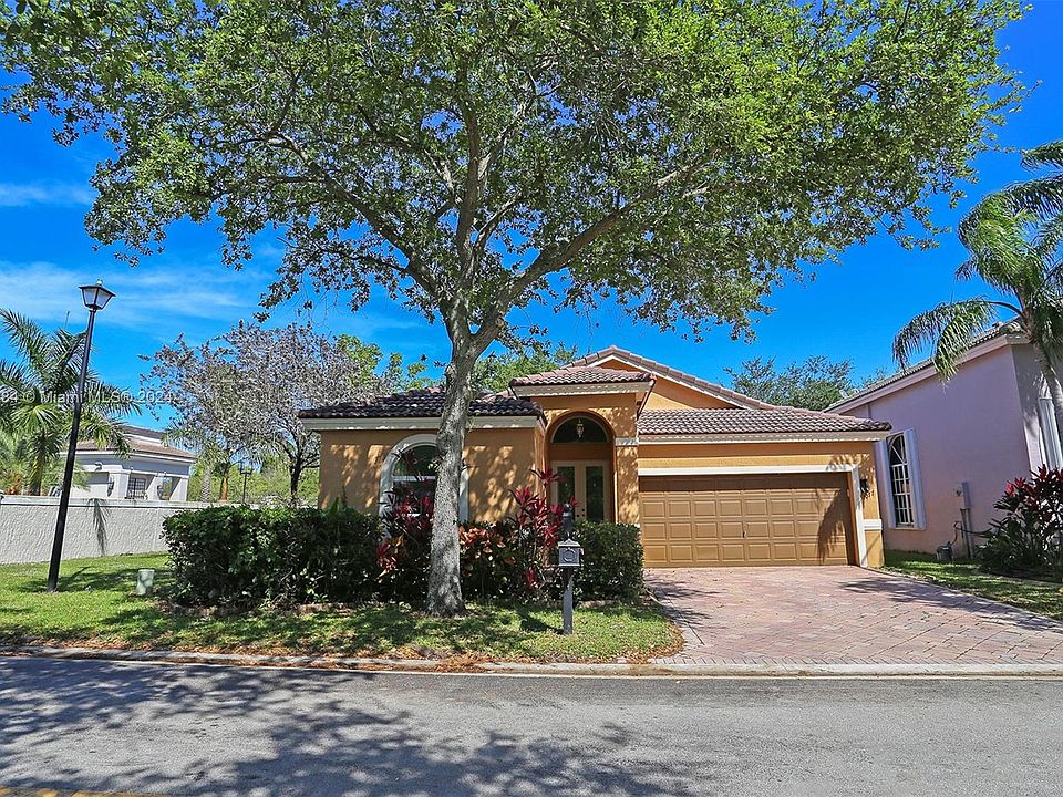 1st image of 1077 NW 116th Ave