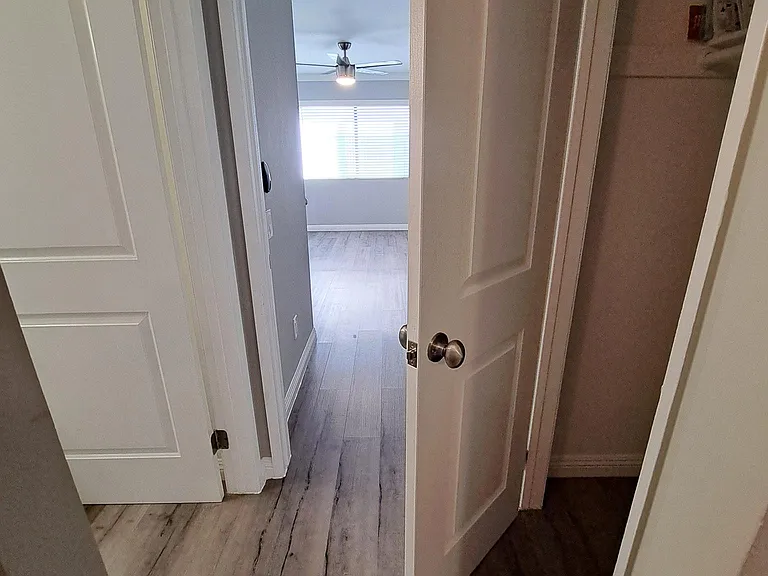 5718 Camellia Ave #107 — Photo 15