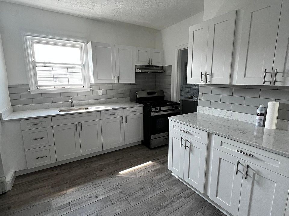 1st image of 153 Lake Ave #3
