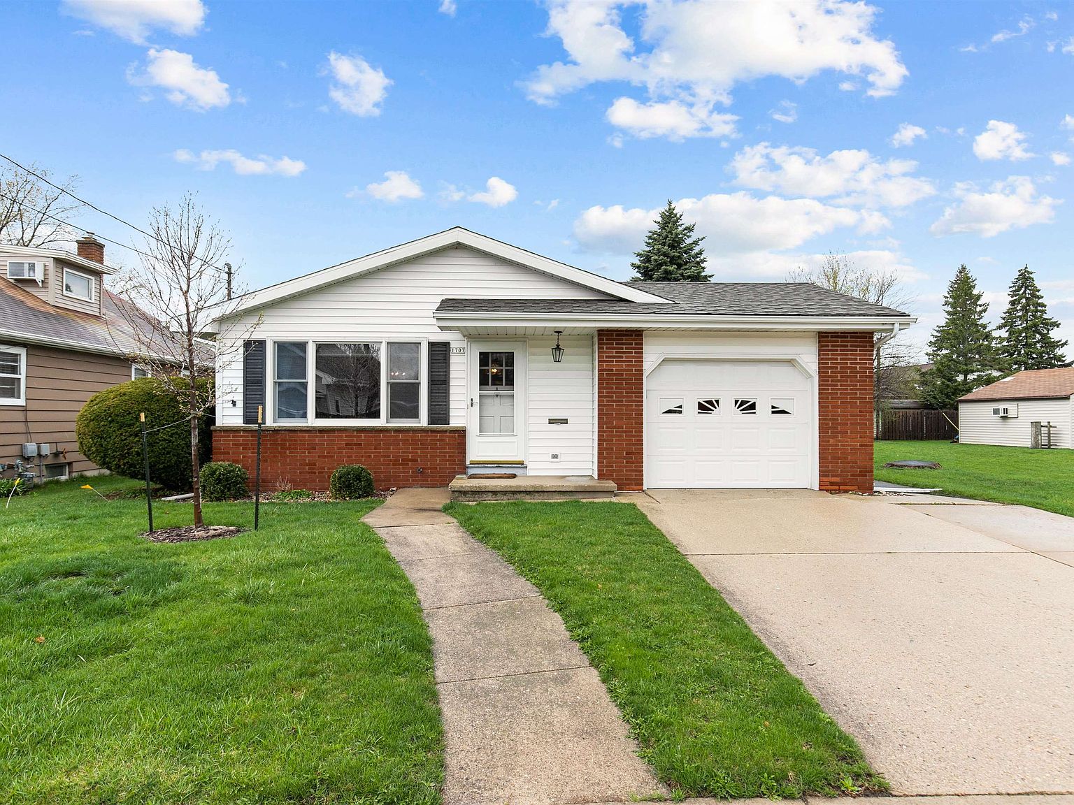 1707 Beech St, Oshkosh, WI 54901 Zillow